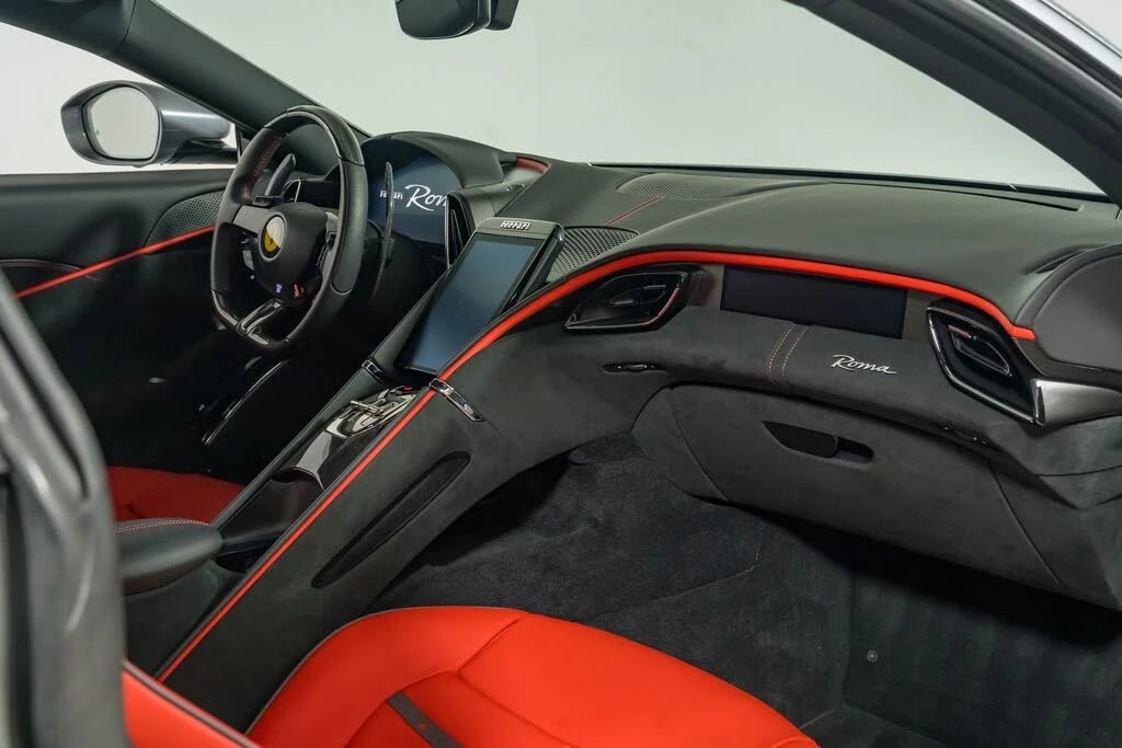 2022 Ferrari Roma - Image 27 of 31