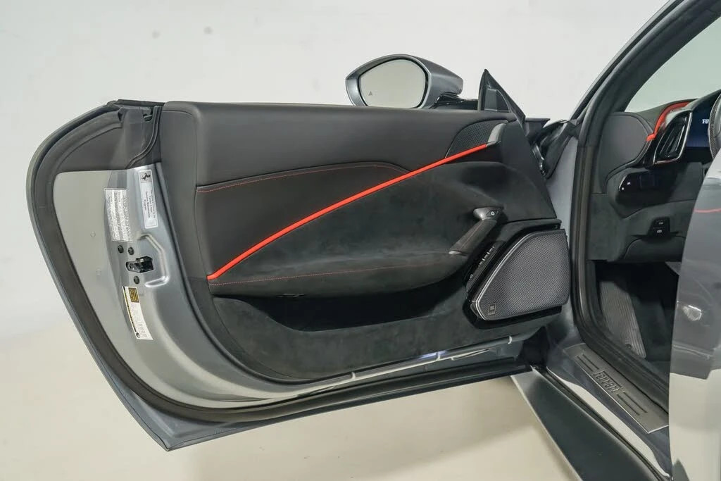 2022 Ferrari Roma - Image 16 of 31