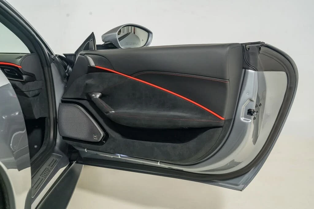 2022 Ferrari Roma - Image 25 of 31