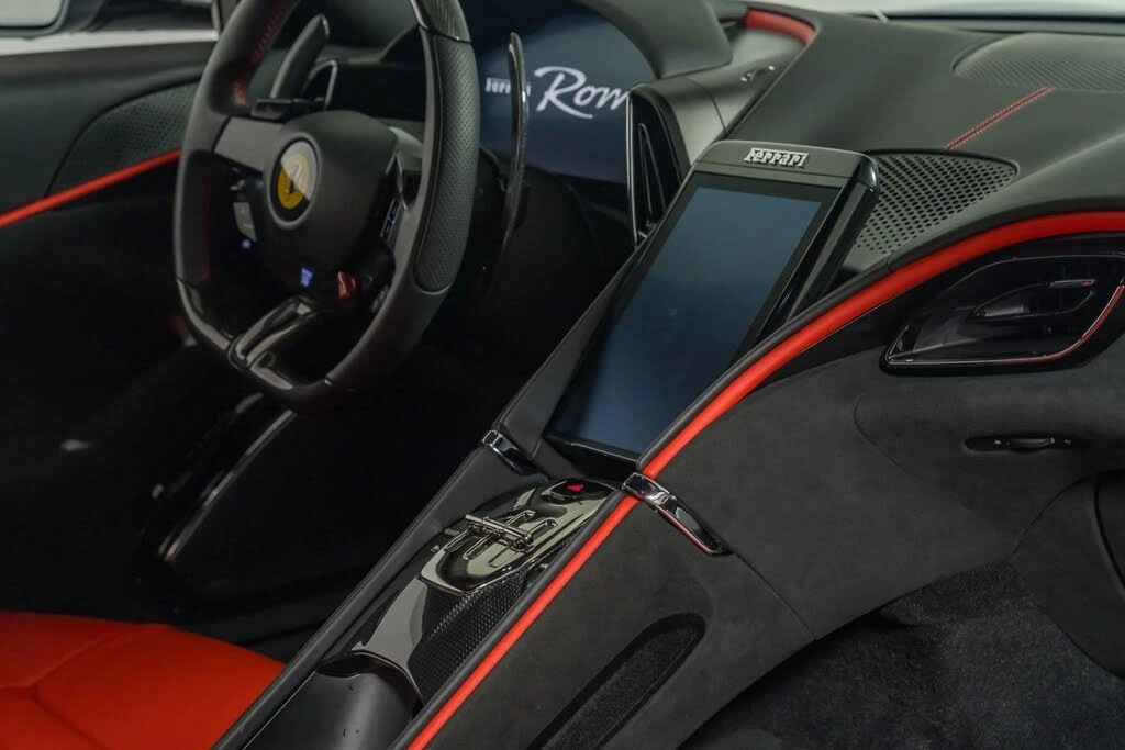 2022 Ferrari Roma - Image 28 of 31