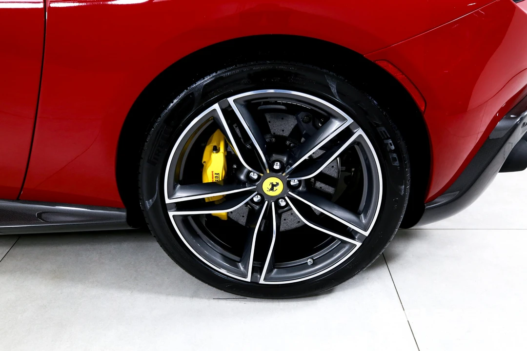 2022 Ferrari Roma - Image 28 of 31