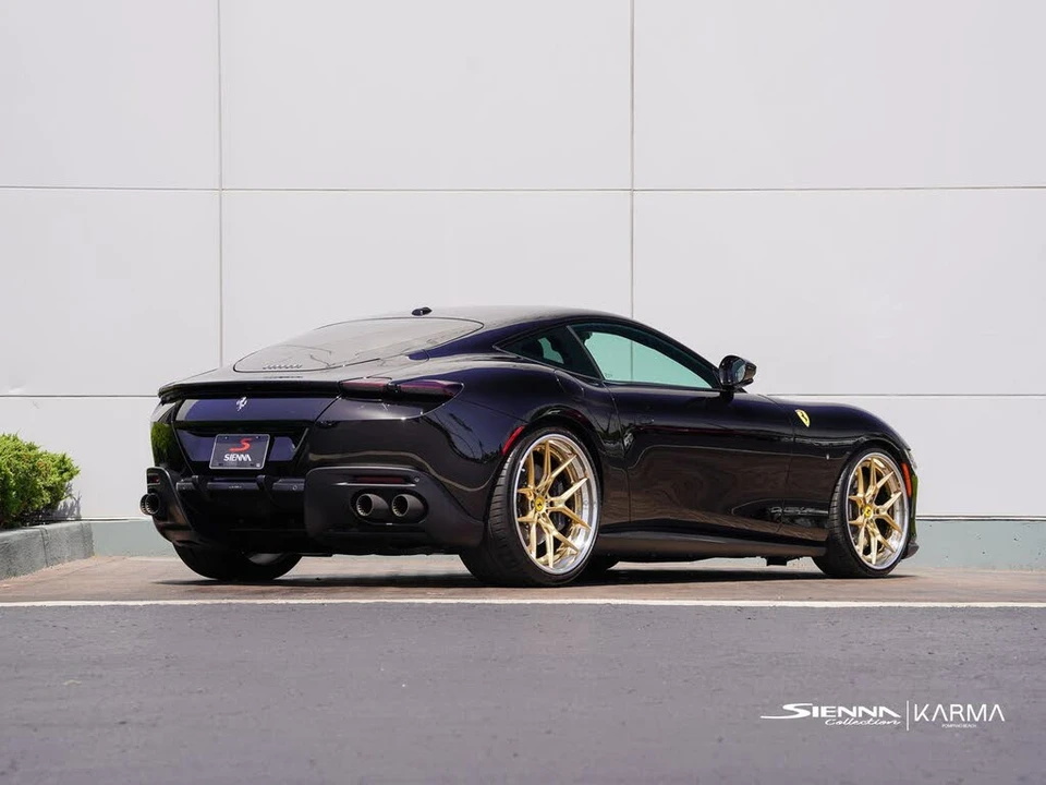 2022 Ferrari Roma - Image 22 of 31