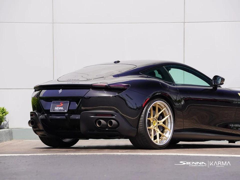 2022 Ferrari Roma - Image 23 of 31