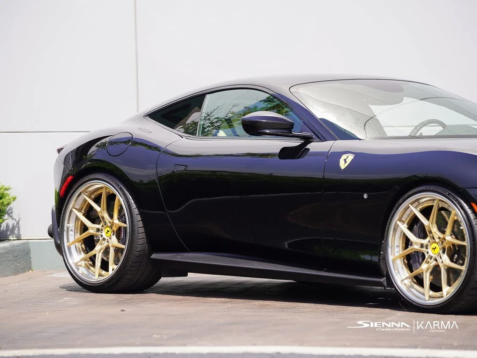 2022 Ferrari Roma - Image 16 of 31