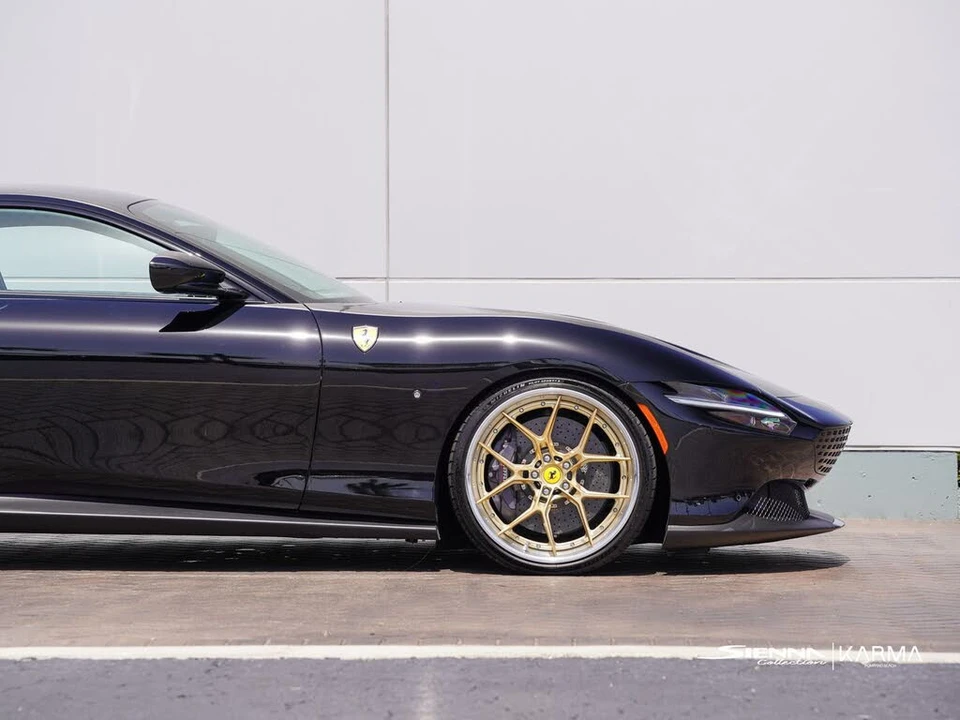 2022 Ferrari Roma - Image 20 of 31