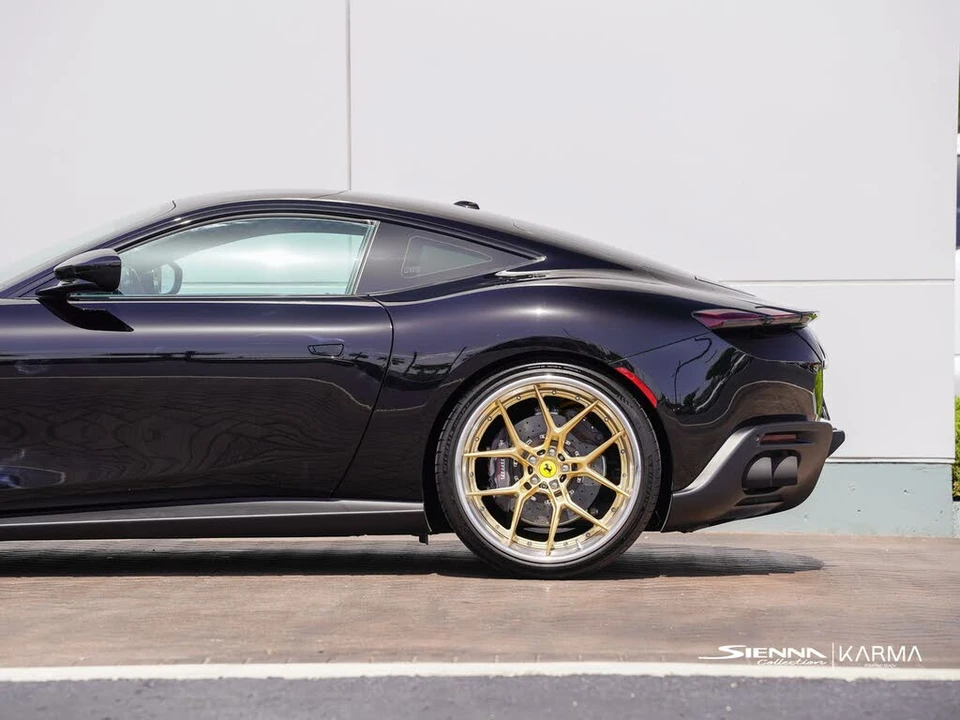2022 Ferrari Roma - Image 6 of 31