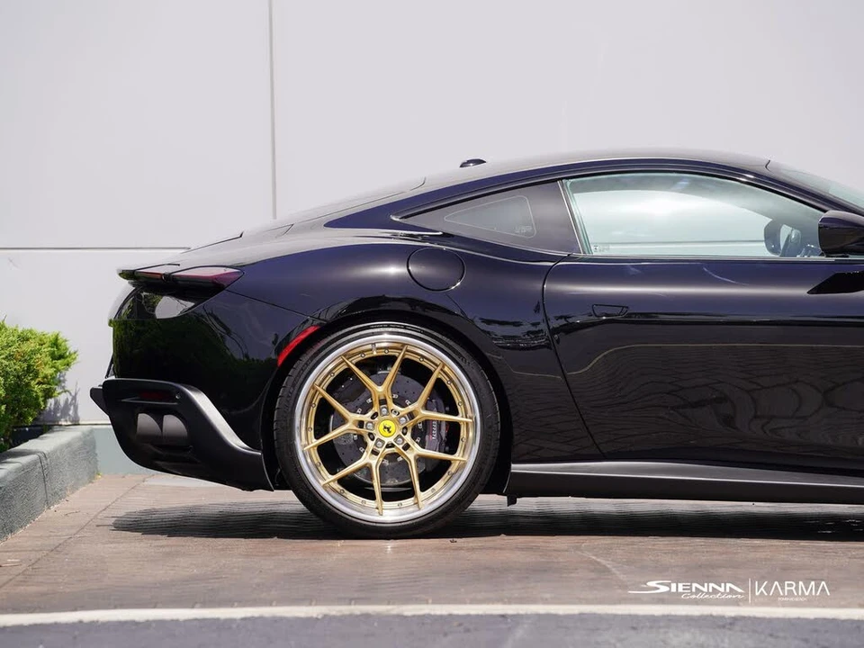 2022 Ferrari Roma - Image 19 of 31