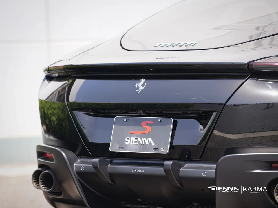 2022 Ferrari Roma - Image 26 of 31