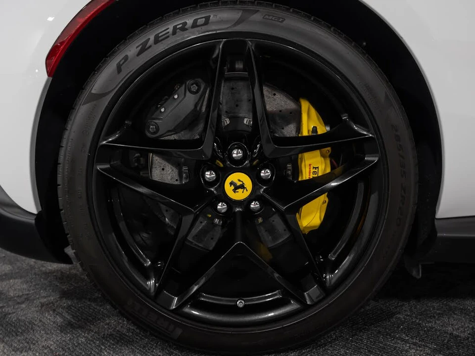 2022 Ferrari Roma - Image 23 of 31