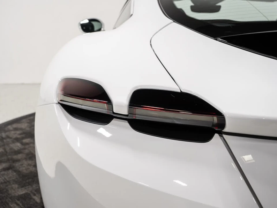 2022 Ferrari Roma - Image 16 of 31