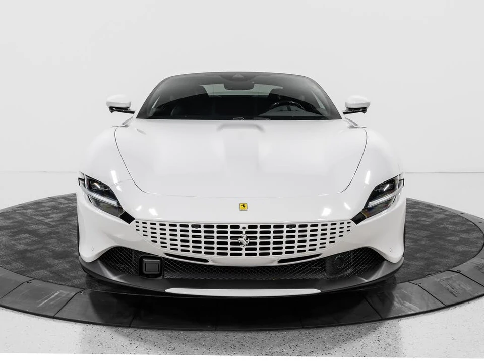 2022 Ferrari Roma - Image 8 of 31