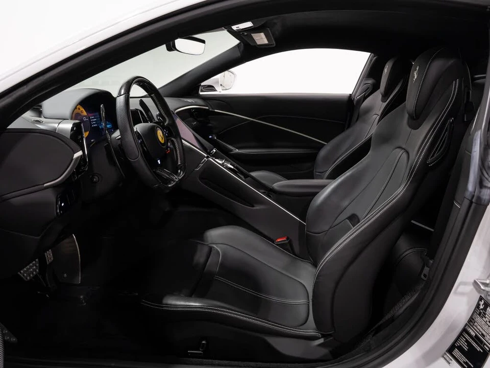 2022 Ferrari Roma - Image 27 of 31