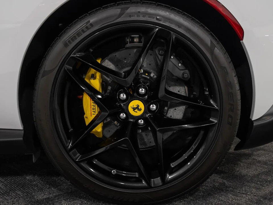 2022 Ferrari Roma - Image 22 of 31