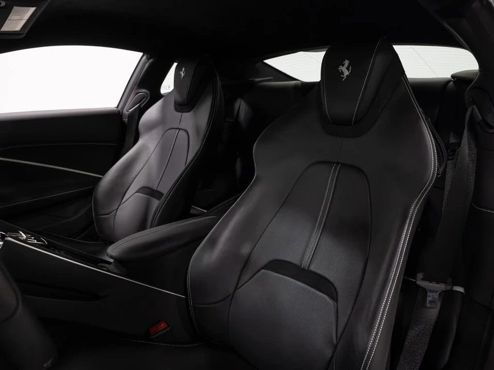 2022 Ferrari Roma - Image 29 of 31