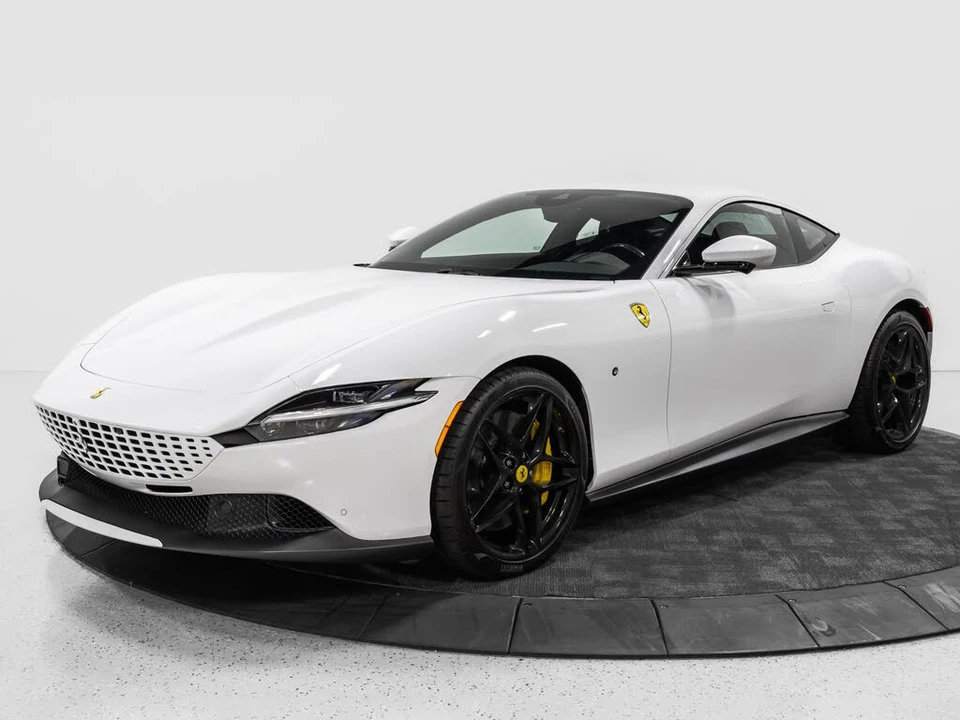 2022 Ferrari Roma - Image 2 of 31