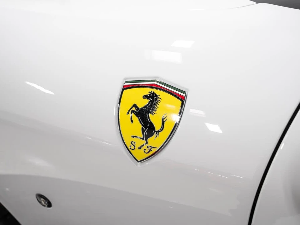 2022 Ferrari Roma - Image 15 of 31