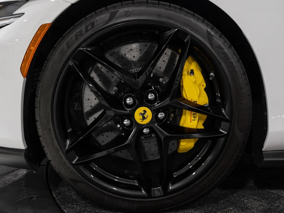 2022 Ferrari Roma - Image 21 of 31