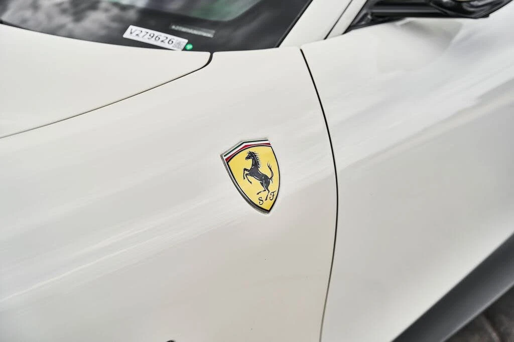 2022 Ferrari Roma - Image 8 of 31