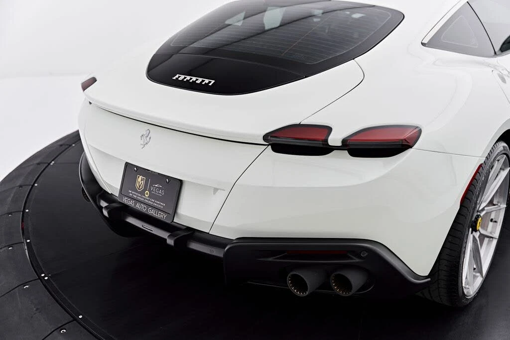 2022 Ferrari Roma - Image 27 of 31