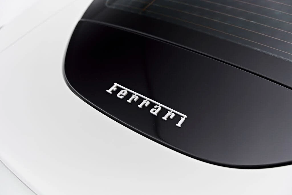 2022 Ferrari Roma - Image 28 of 31