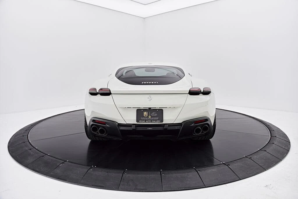2022 Ferrari Roma - Image 14 of 31