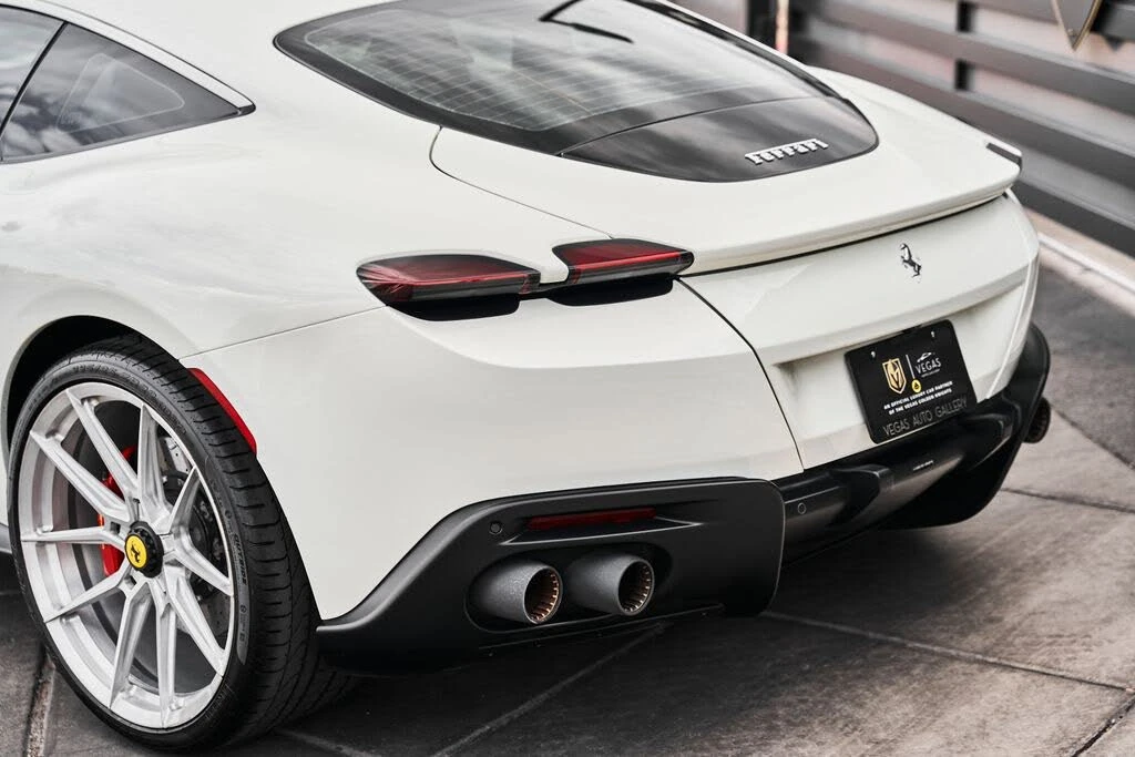 2022 Ferrari Roma - Image 9 of 31
