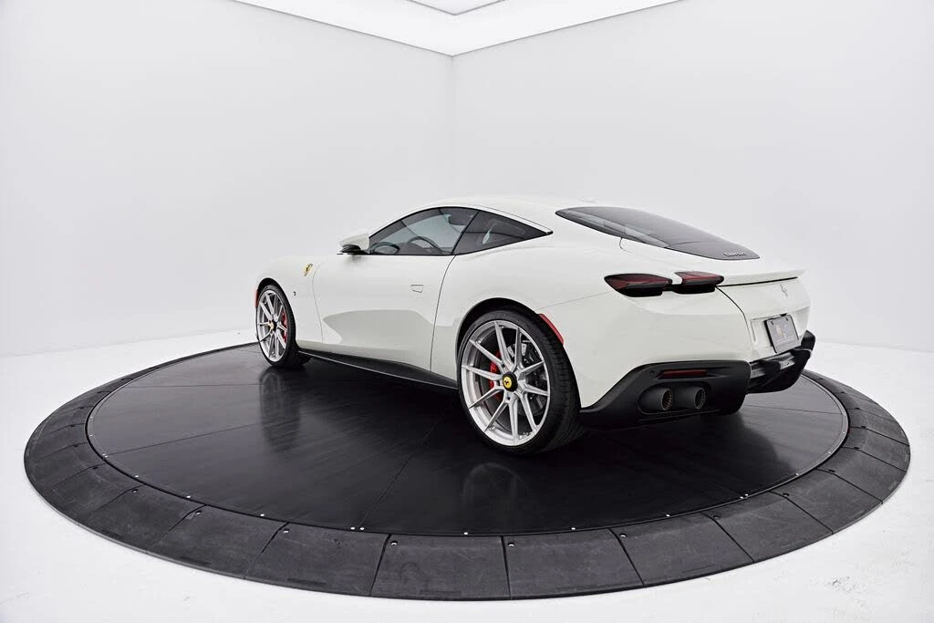 2022 Ferrari Roma - Image 13 of 31