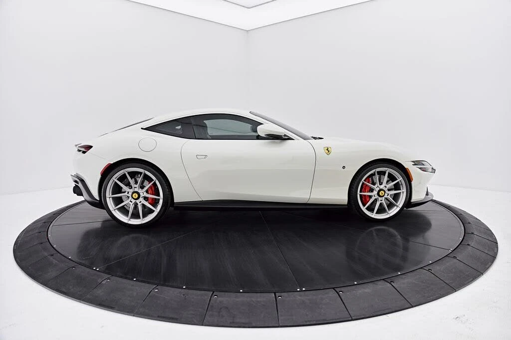 2022 Ferrari Roma - Image 16 of 31