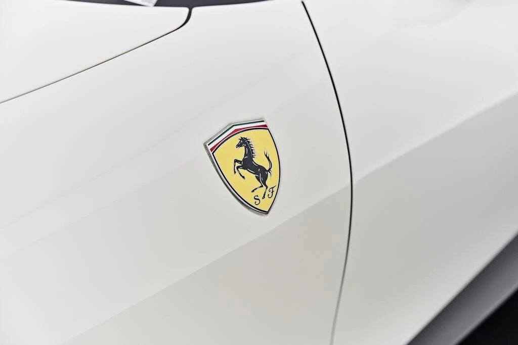 2022 Ferrari Roma - Image 22 of 31