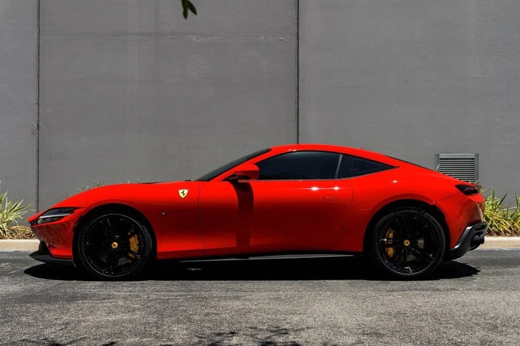 2022 Ferrari Roma - Image 2 of 31