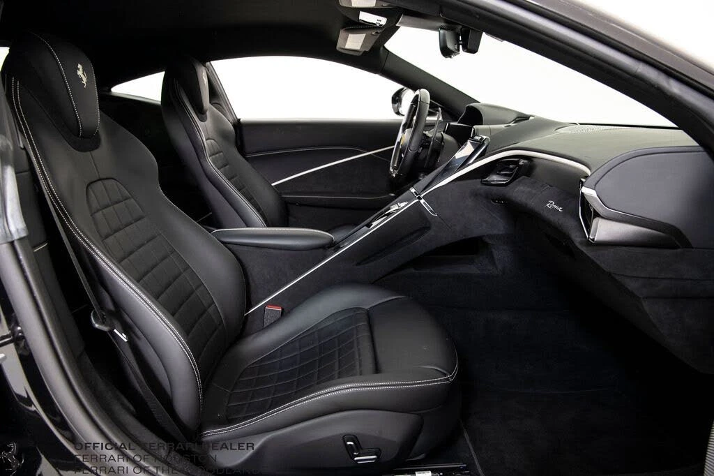 2022 Ferrari Roma - Image 14 of 31