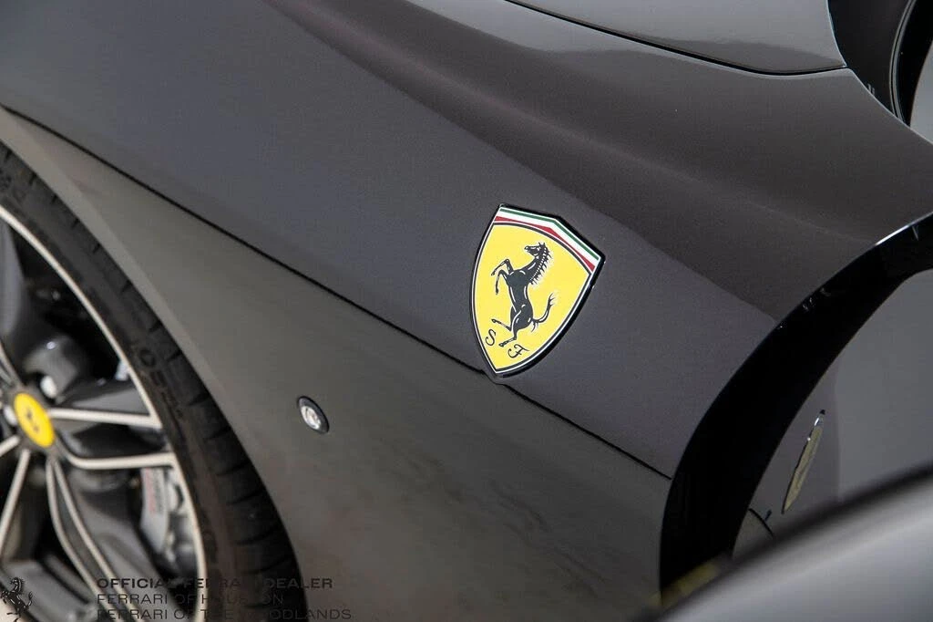 2022 Ferrari Roma - Image 25 of 31