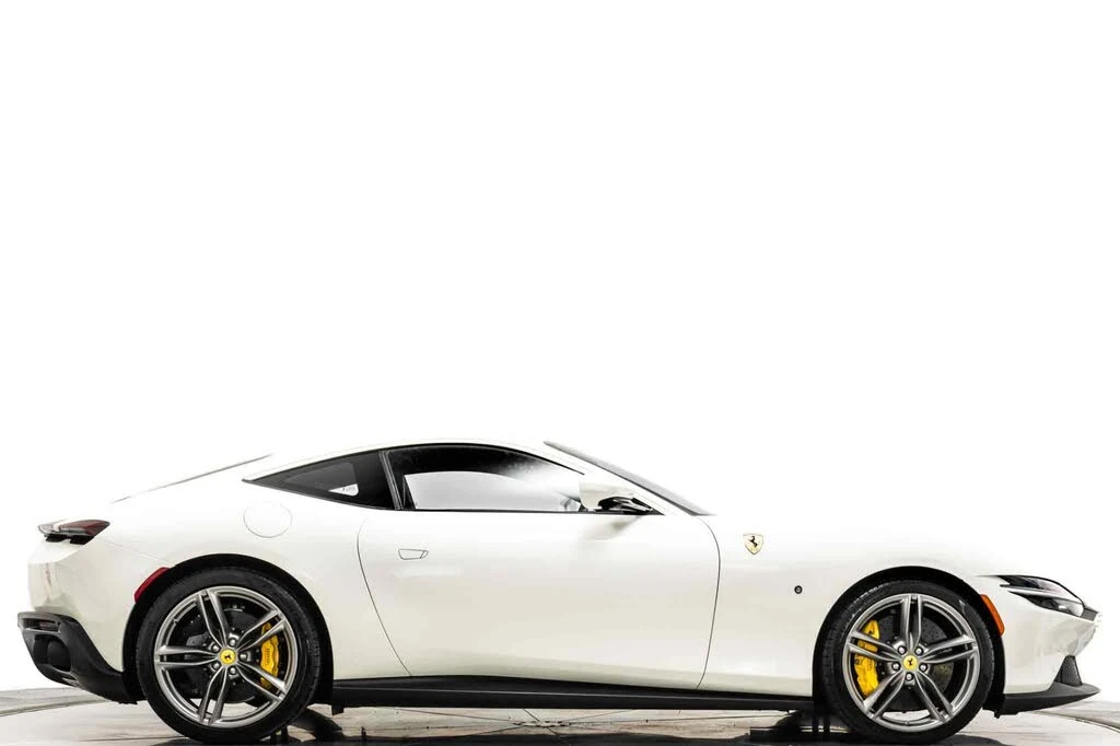 2022 Ferrari Roma - Image 2 of 31