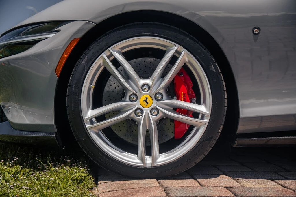 2022 Ferrari Roma - Image 17 of 31