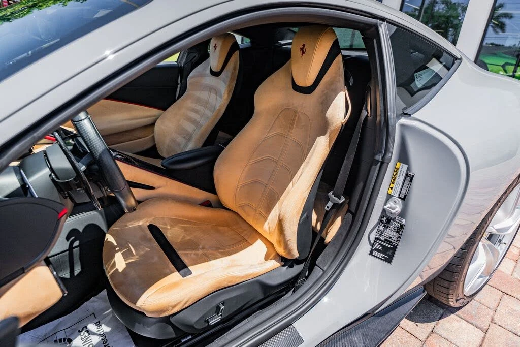 2022 Ferrari Roma - Image 24 of 31