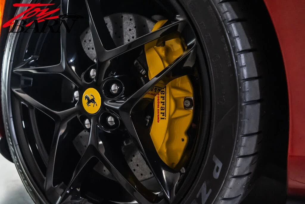 2022 Ferrari Roma - Image 14 of 31