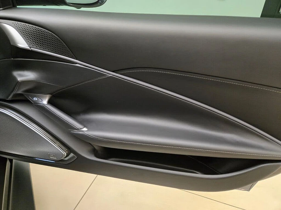 2022 Ferrari Roma - Image 30 of 31