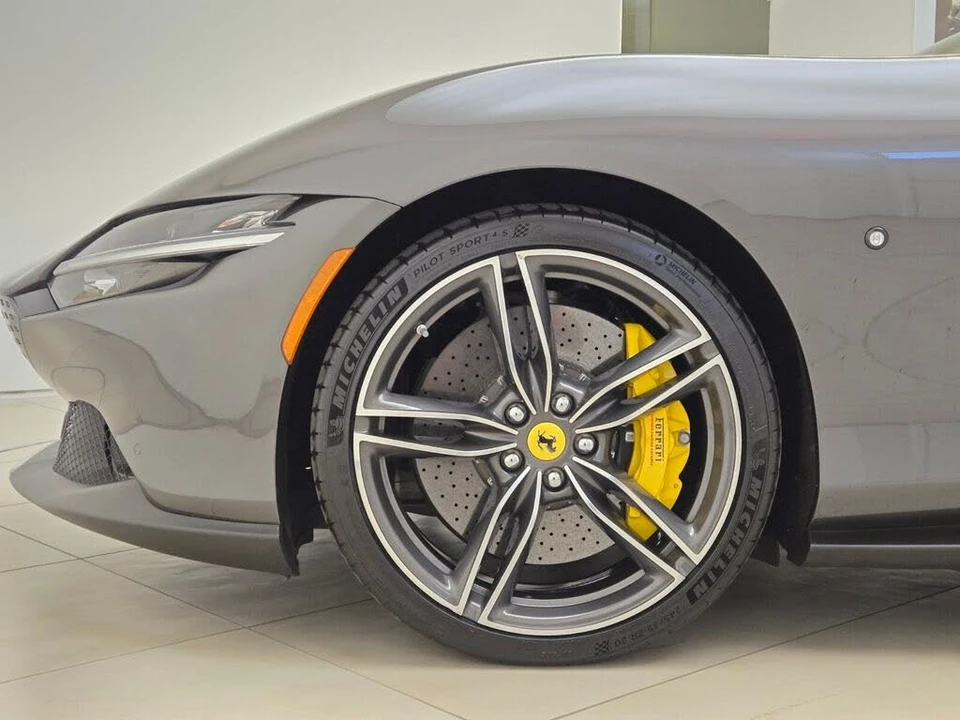 2022 Ferrari Roma - Image 13 of 31
