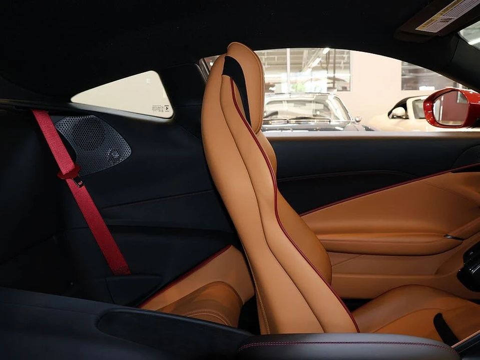 2022 Ferrari Roma - Image 22 of 31