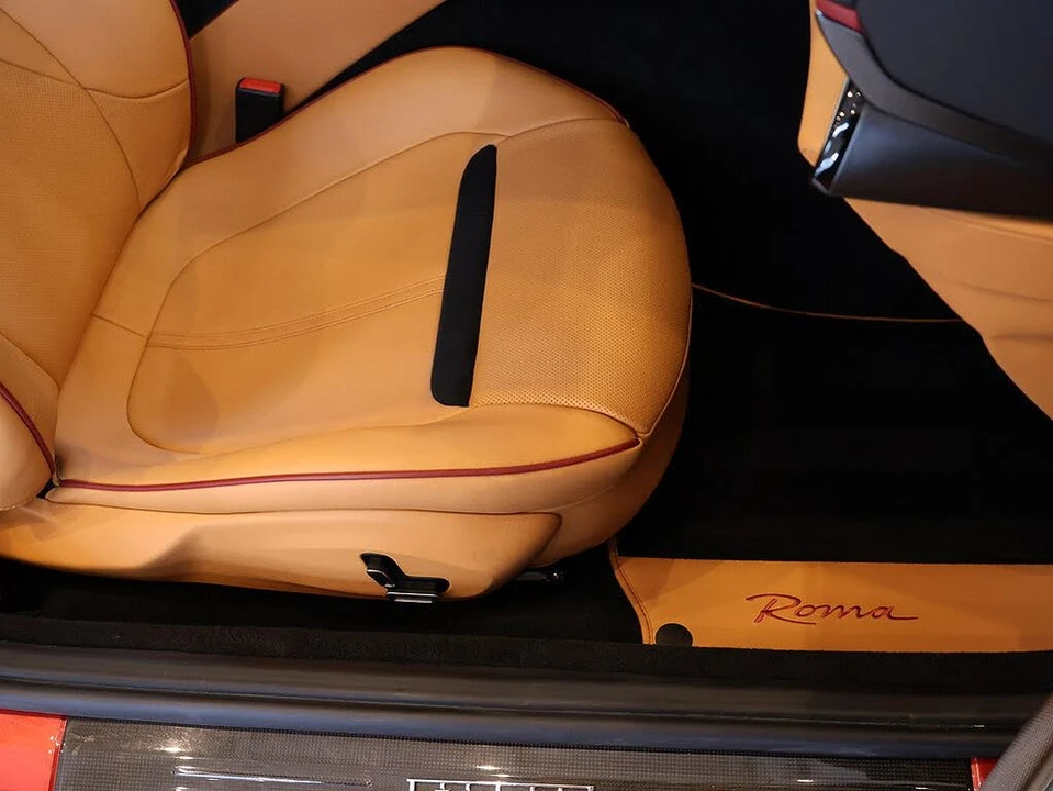 2022 Ferrari Roma - Image 18 of 31