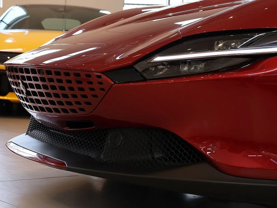 2022 Ferrari Roma - Image 14 of 31