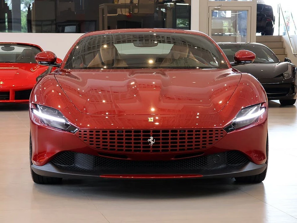 2022 Ferrari Roma - Image 16 of 31