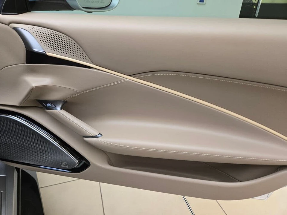 2022 Ferrari Roma - Image 27 of 31