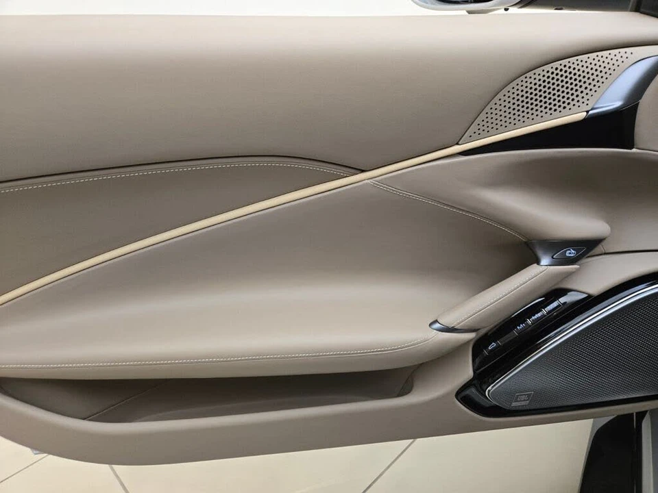 2022 Ferrari Roma - Image 30 of 31