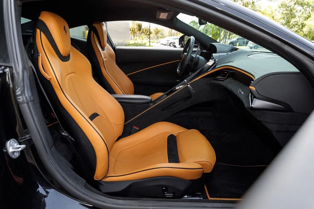 2022 Ferrari Roma - Image 14 of 31