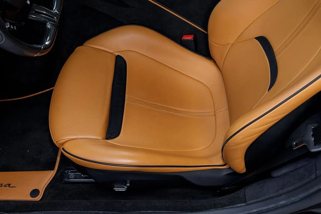 2022 Ferrari Roma - Image 28 of 31