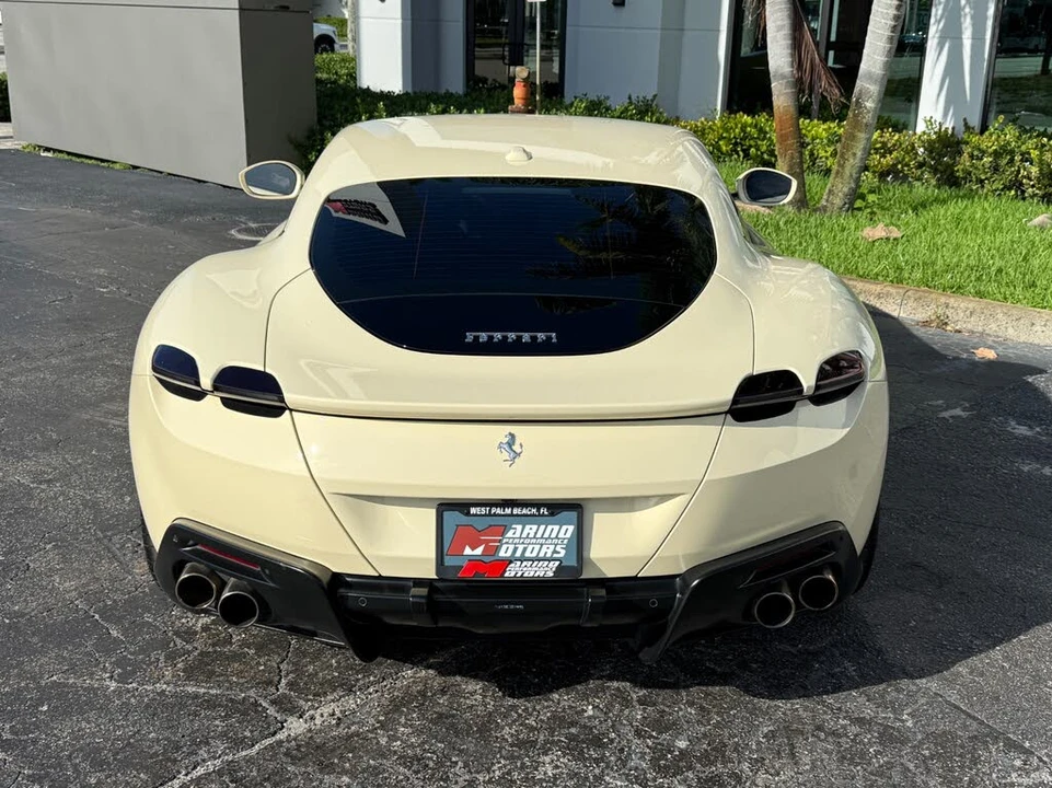 2022 Ferrari Roma - Image 19 of 31