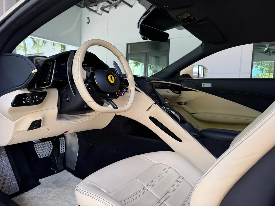 2022 Ferrari Roma - Image 27 of 31