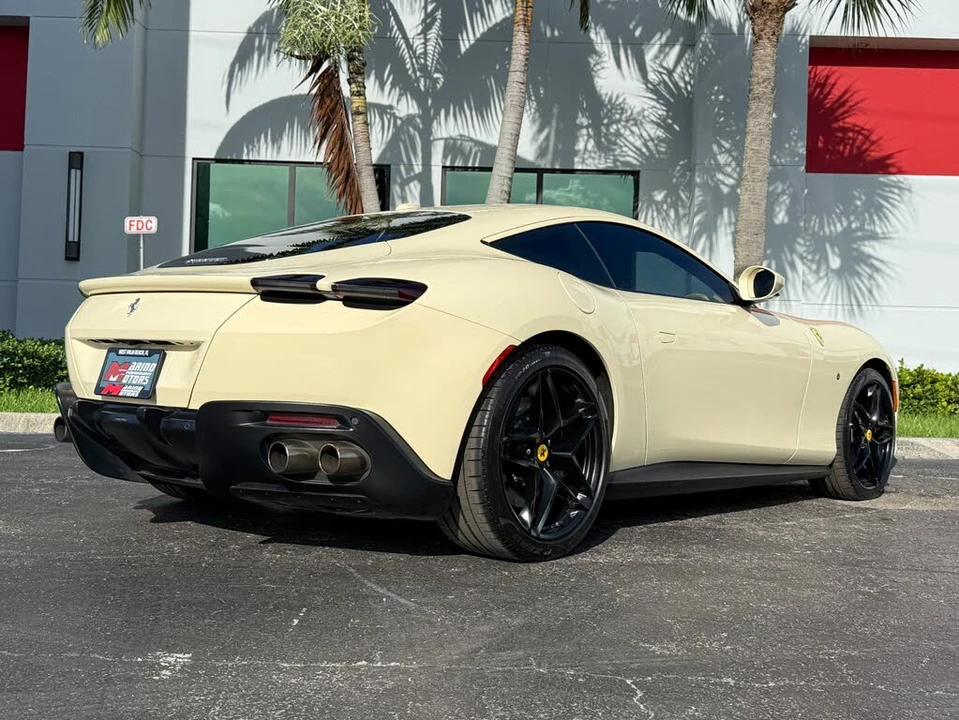 2022 Ferrari Roma - Image 20 of 31