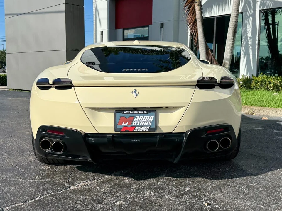 2022 Ferrari Roma - Image 18 of 31